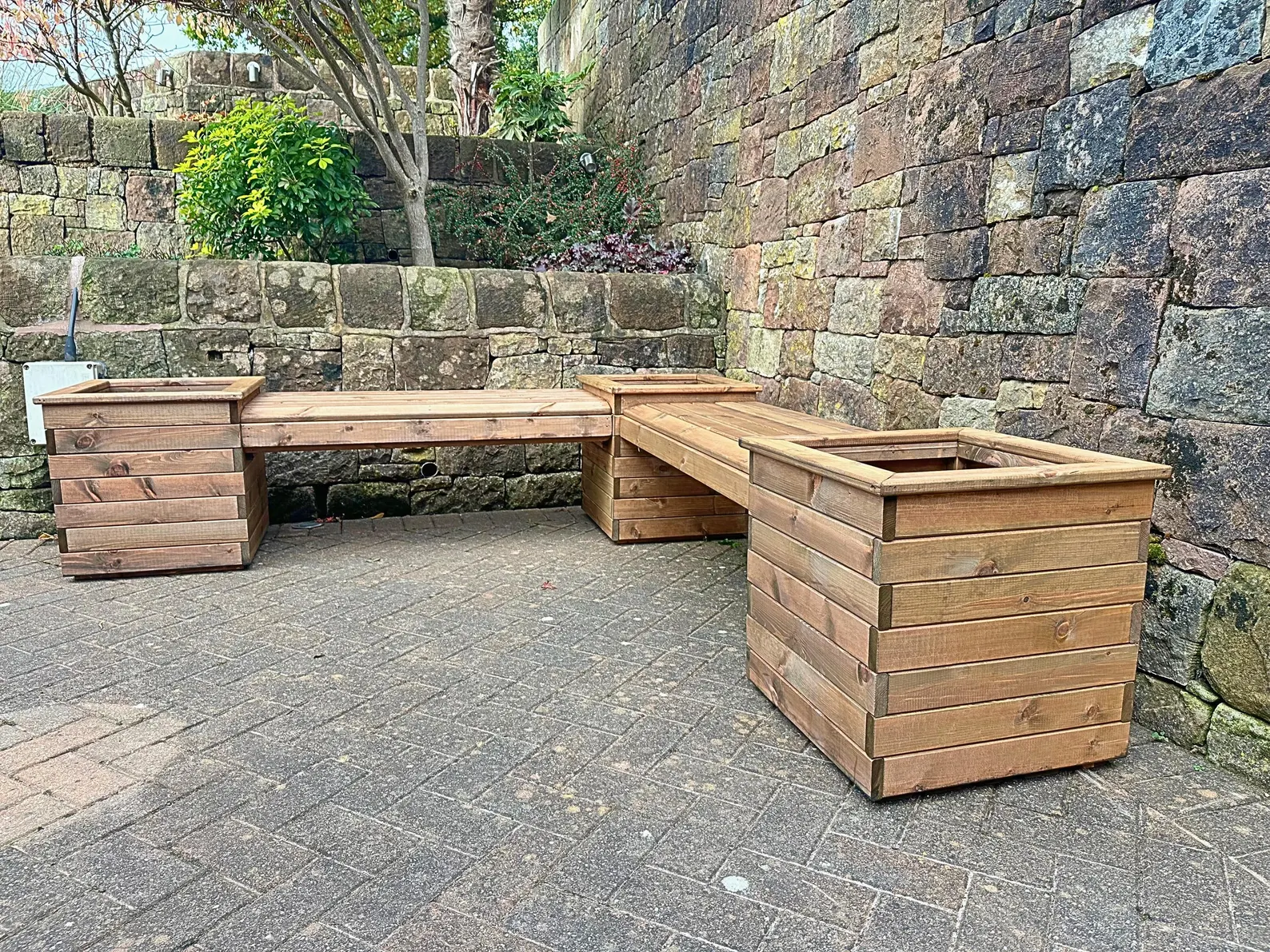 Handcrafted Wooden Corner Planter Bench: Rustic Garden Seating - Image 2